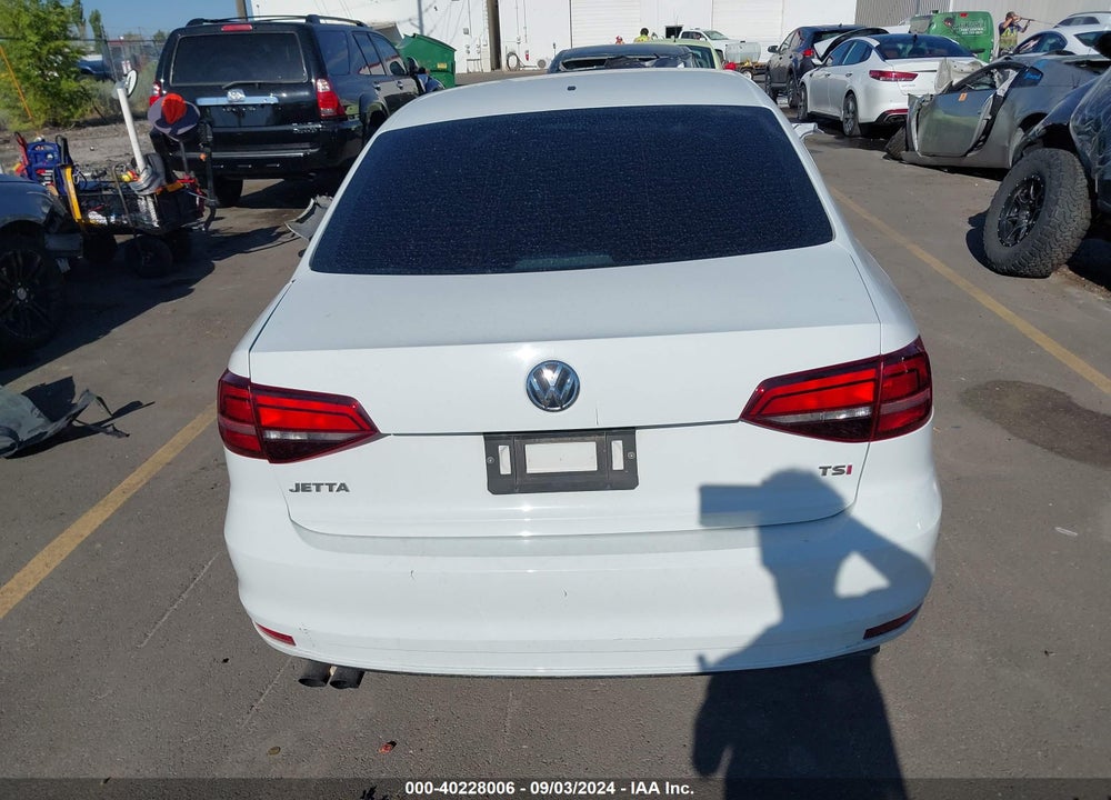 2018 VOLKSWAGEN JETTA 1.4T S VIN: 3VW2B7AJ8JM213261