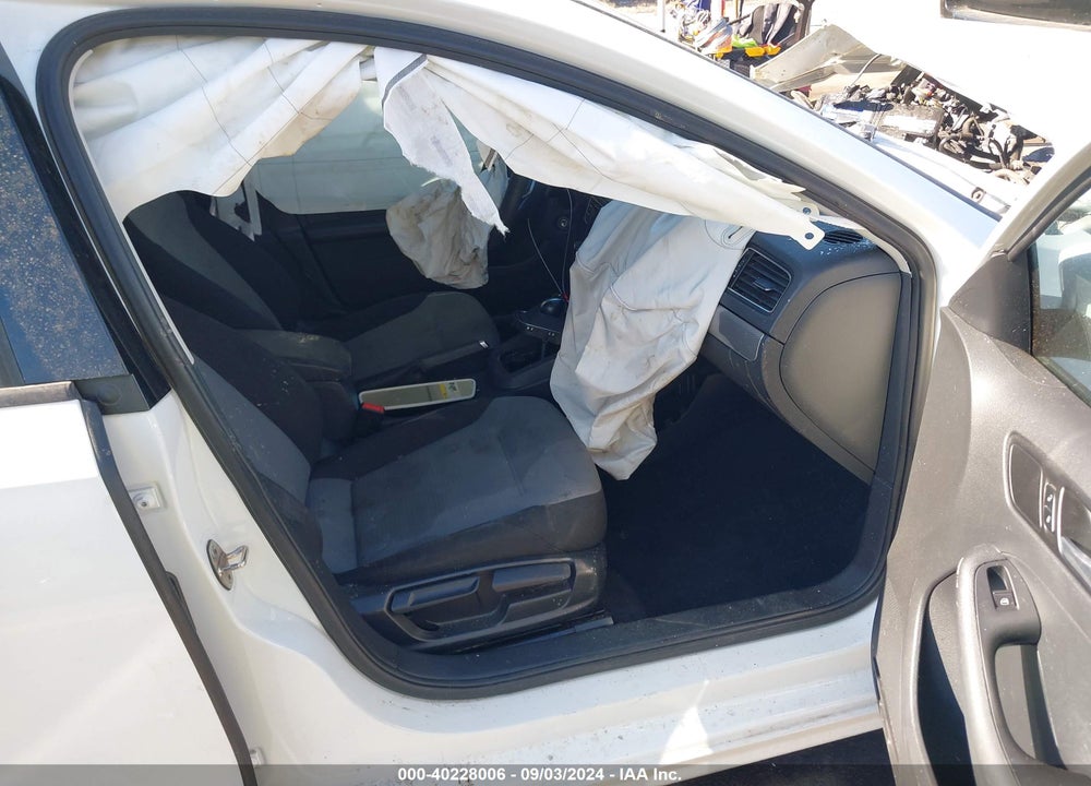 2018 VOLKSWAGEN JETTA 1.4T S VIN: 3VW2B7AJ8JM213261