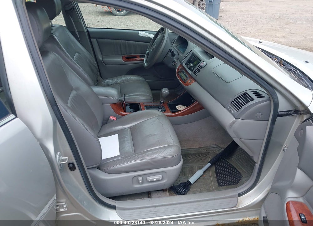 2004 TOYOTA CAMRY XLE V6 VIN: 4T1BF32K84U586240