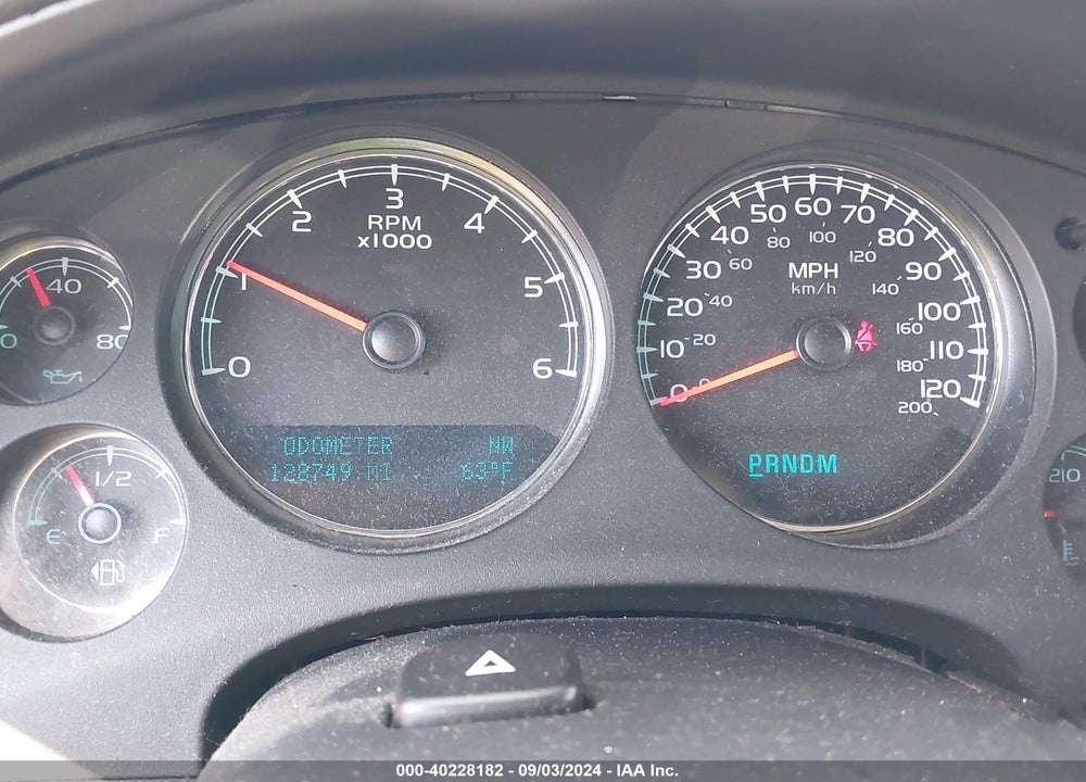 2011 CHEVROLET TAHOE LS VIN: 1GNSKAE07BR118070