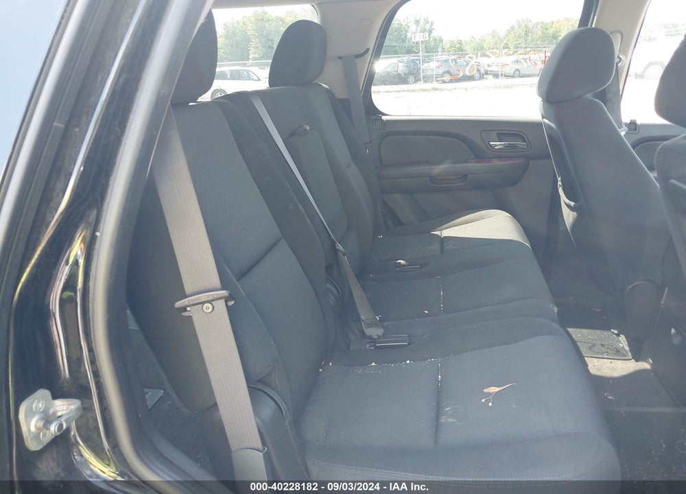 2011 CHEVROLET TAHOE LS VIN: 1GNSKAE07BR118070