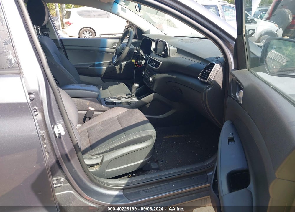 2019 HYUNDAI TUCSON SE VIN: KM8J23A49KU882004