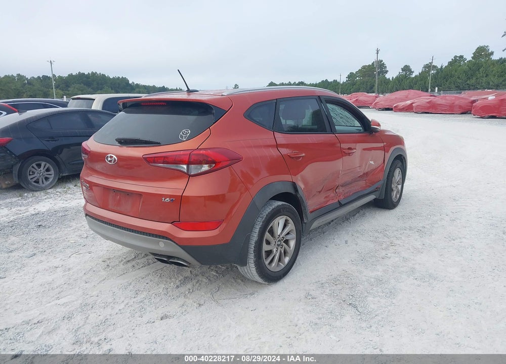 2017 HYUNDAI TUCSON VIN: KM8J33A29HU358808