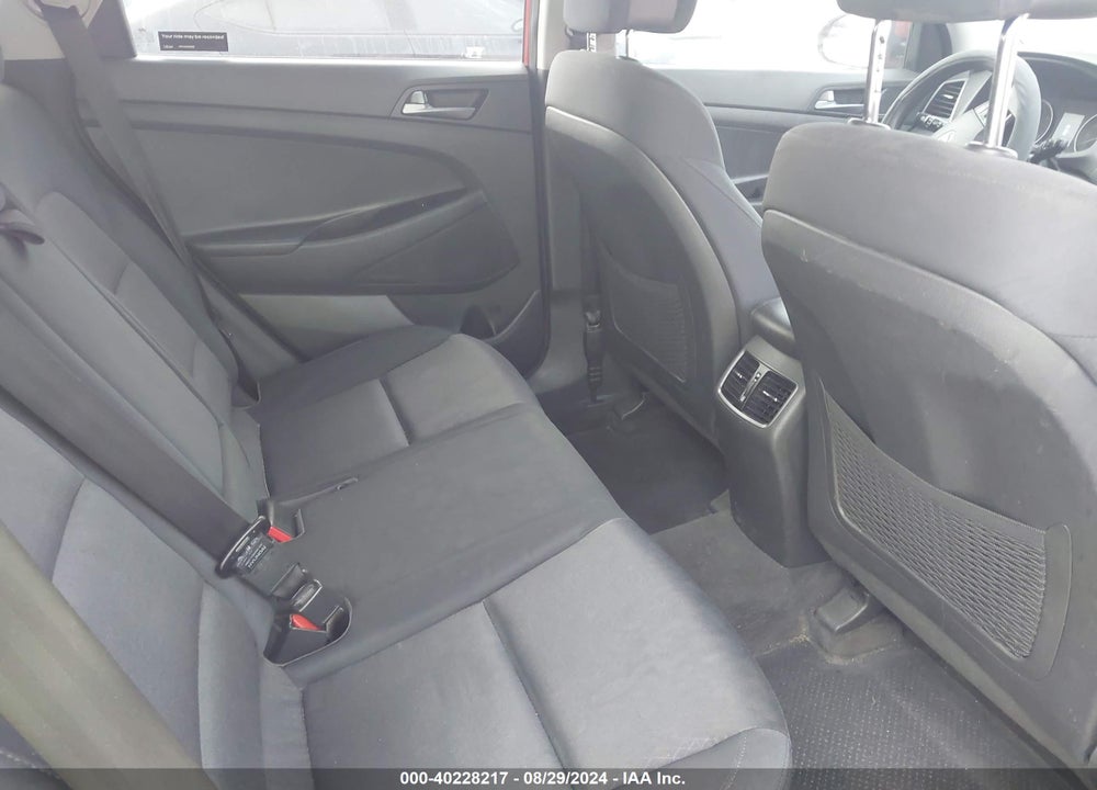 2017 HYUNDAI TUCSON VIN: KM8J33A29HU358808