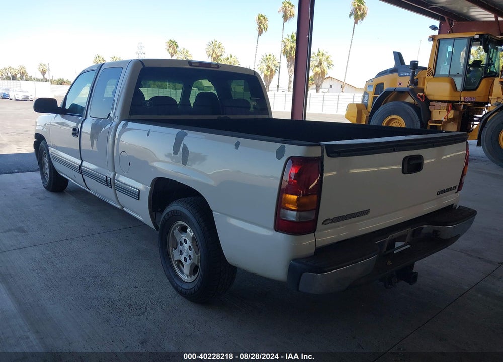 2002 CHEVROLET SILVERADO 1500 LS VIN: 2GCEC19V621216704