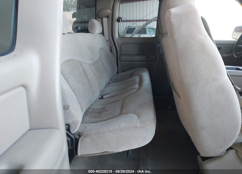 2002 CHEVROLET SILVERADO 1500 LS VIN: 2GCEC19V621216704