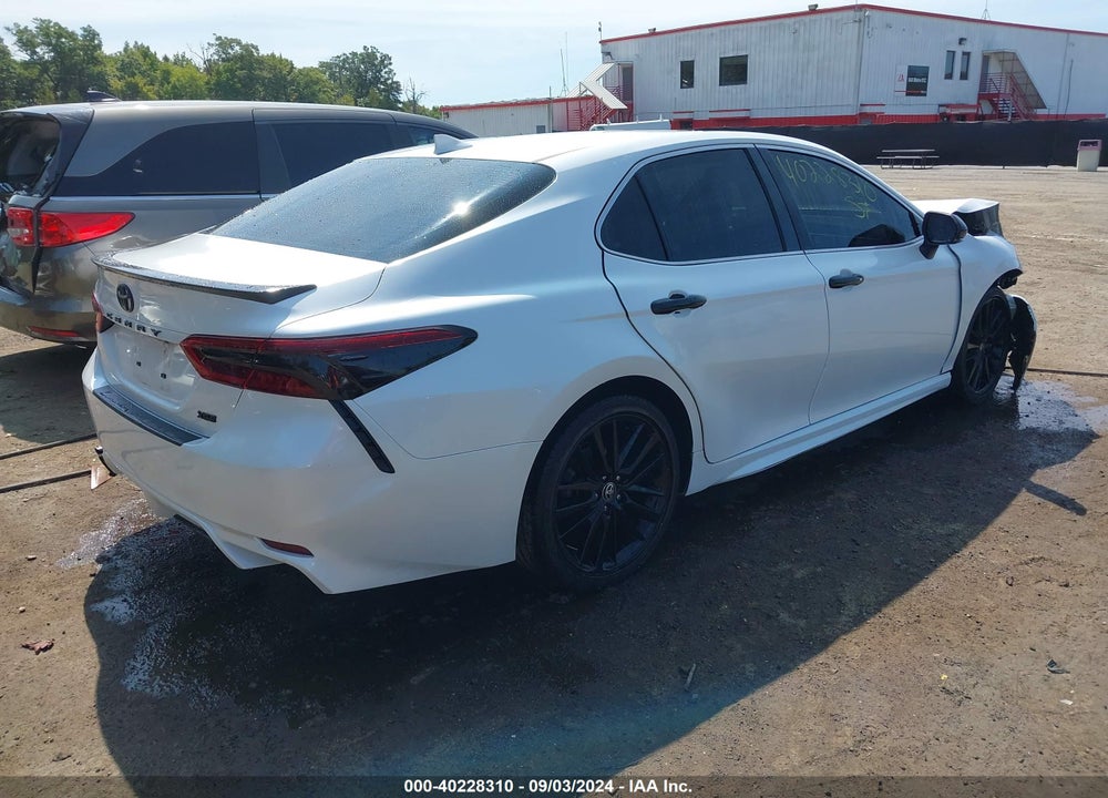 2022 TOYOTA CAMRY XSE HYBRID VIN: 4T1K31AK3NU586355