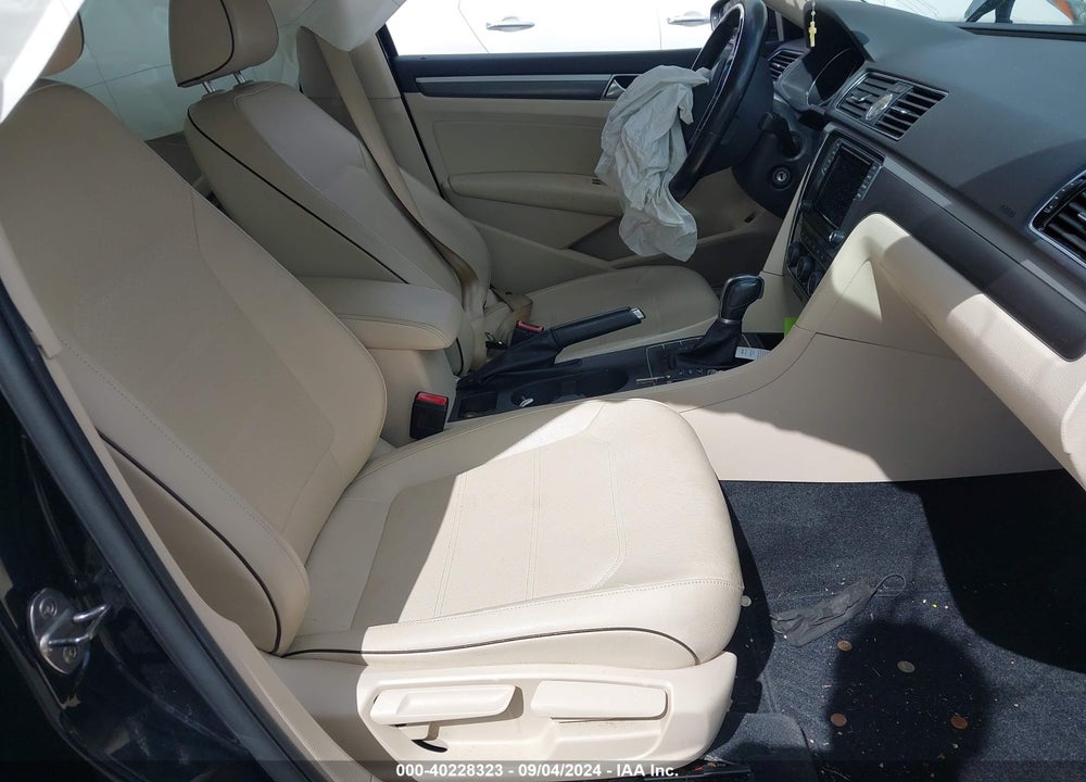 2017 VOLKSWAGEN PASSAT 1.8T R-LINE VIN: 1VWDT7A35HC066979