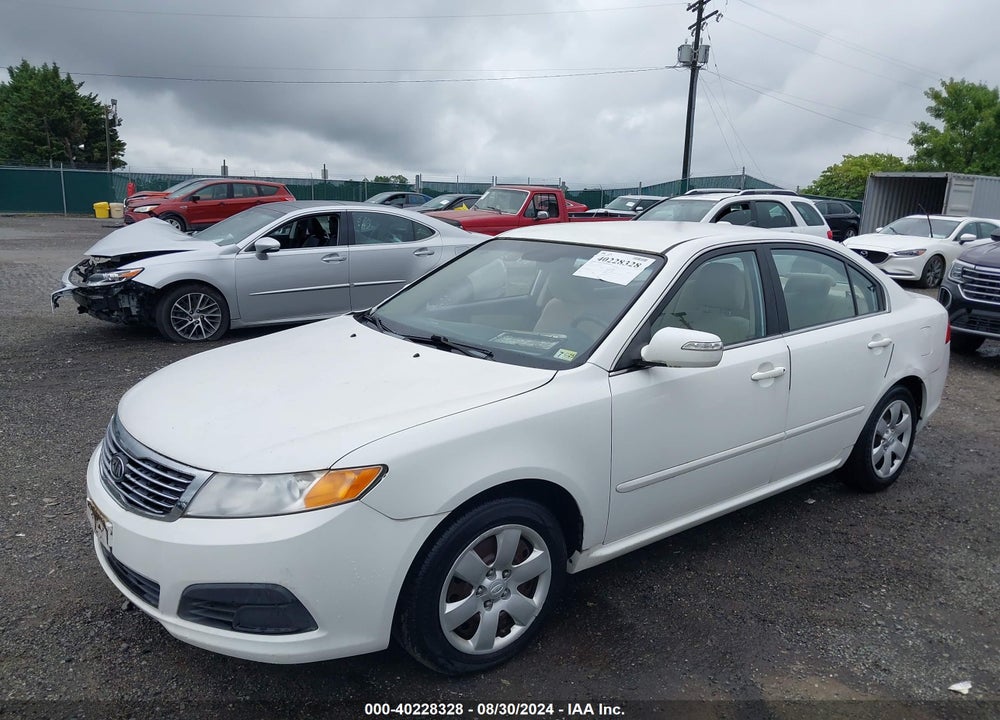 2009 KIA OPTIMA LX VIN: KNAGE228095310385