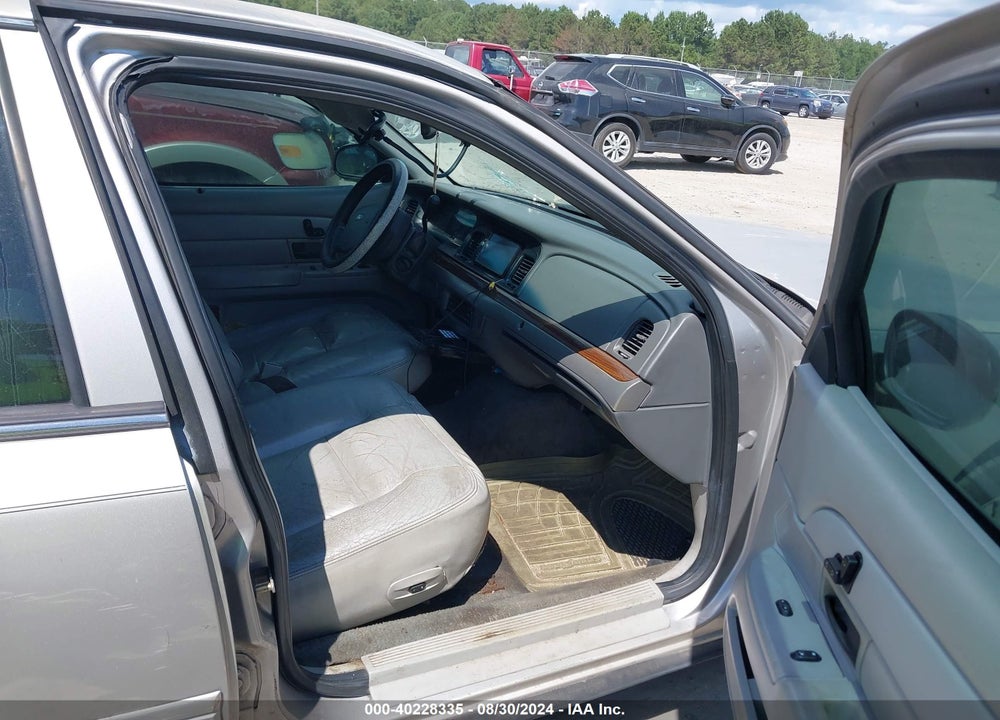 2005 FORD CROWN VICTORIA LX/LX SPORT VIN: 2FAFP74W55X129962