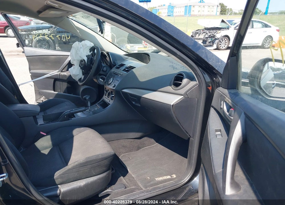 2013 MAZDA 3 I SPORT VIN: JM1BL1U71D1704012