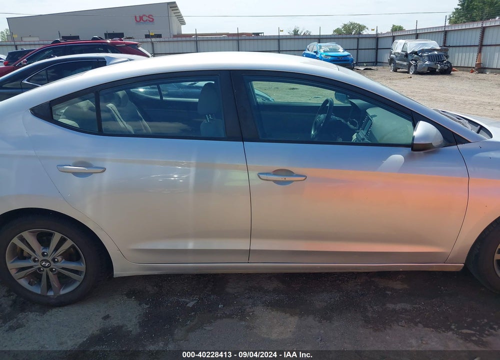 2018 HYUNDAI ELANTRA SEL VIN: 5NPD84LF0JH300353