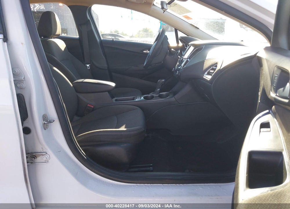 2017 CHEVROLET CRUZE LT AUTO VIN: 1G1BE5SM1H7126726