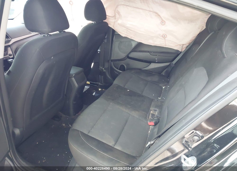 2018 HYUNDAI ELANTRA SE VIN: 5NPD74LF5JH347249