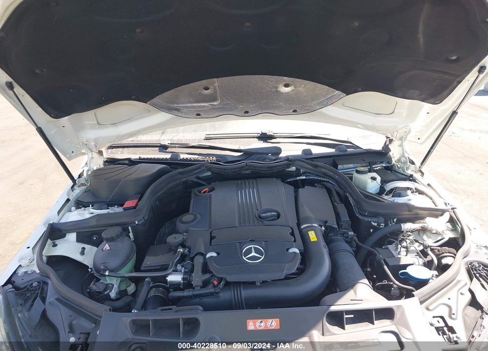 2012 MERCEDES-BENZ C 250 LUXURY/SPORT VIN: WDDGF4HB0CA605361