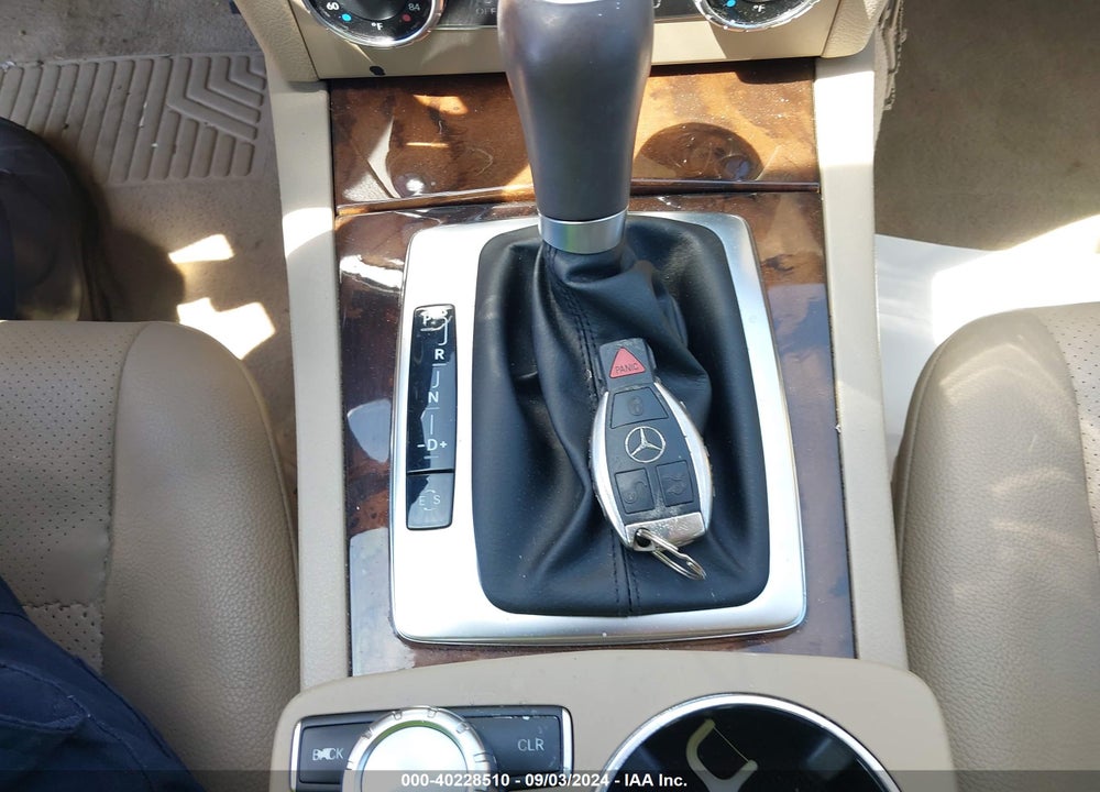 2012 MERCEDES-BENZ C 250 LUXURY/SPORT VIN: WDDGF4HB0CA605361