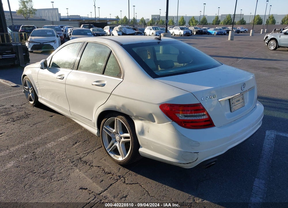 2012 MERCEDES-BENZ C 250 LUXURY/SPORT VIN: WDDGF4HB0CA605361