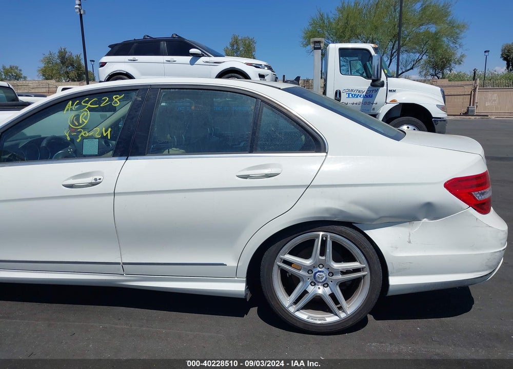 2012 MERCEDES-BENZ C 250 LUXURY/SPORT VIN: WDDGF4HB0CA605361