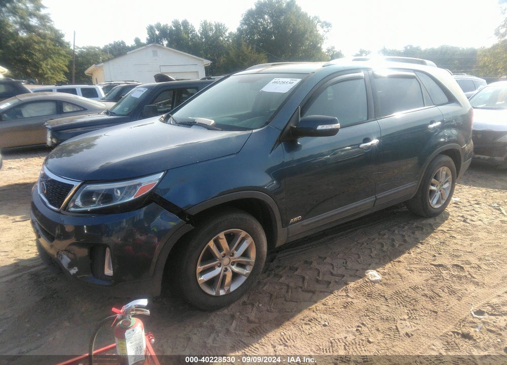 2014 KIA SORENTO LX VIN: 5XYKTCA64EG535595