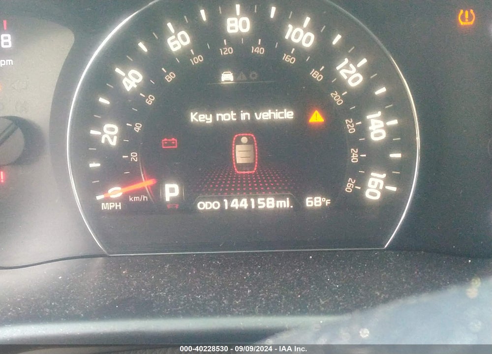 2014 KIA SORENTO LX VIN: 5XYKTCA64EG535595