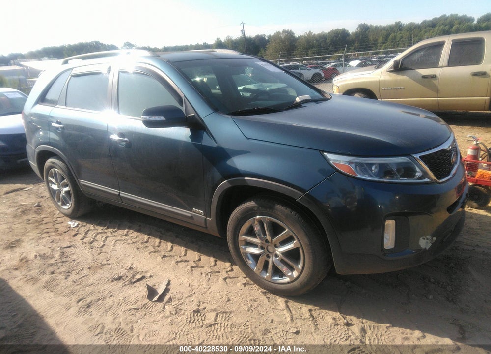 2014 KIA SORENTO LX VIN: 5XYKTCA64EG535595