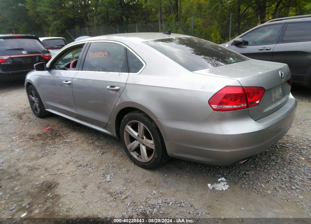 2013 VOLKSWAGEN PASSAT 2.5L SE VIN: 1VWBP7A38DC031956