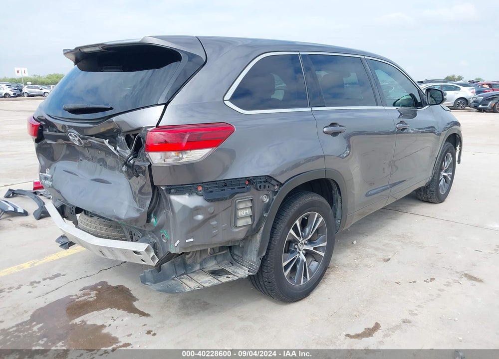 2017 TOYOTA HIGHLANDER LE VIN: 5TDZARFH4HS024316