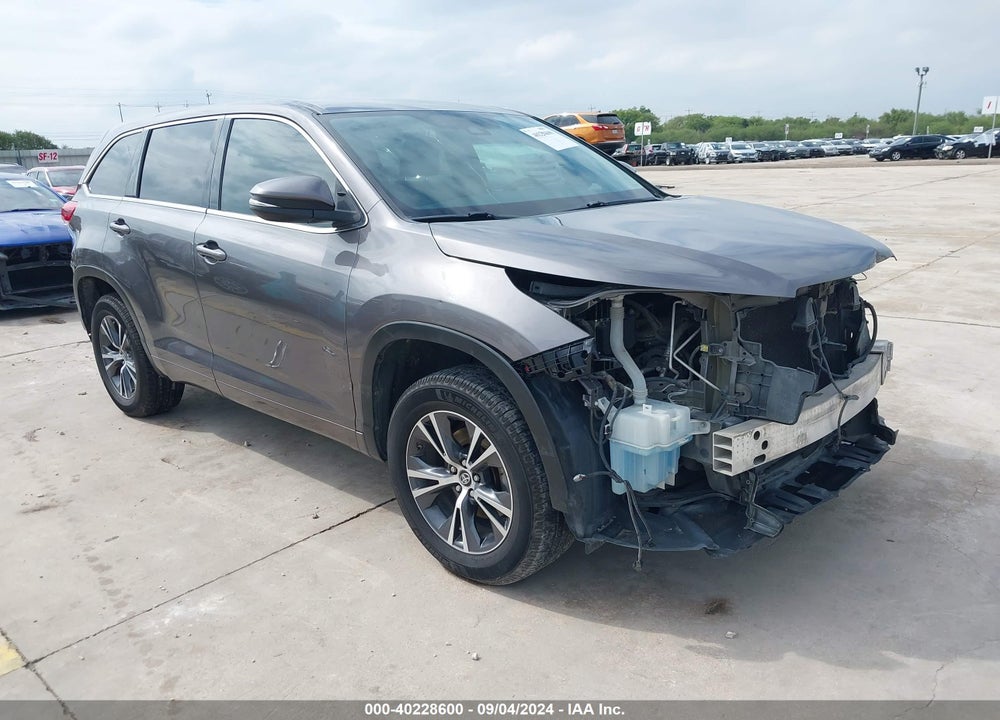 2017 TOYOTA HIGHLANDER LE VIN: 5TDZARFH4HS024316