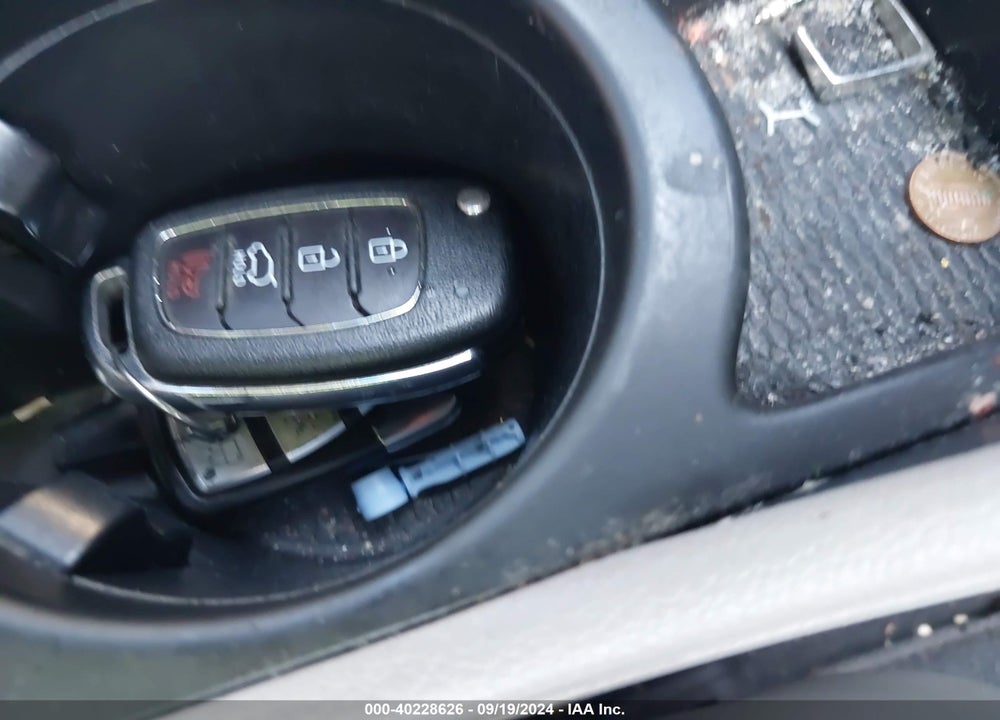 2019 HYUNDAI TUCSON SE VIN: KM8J2CA43KU071752