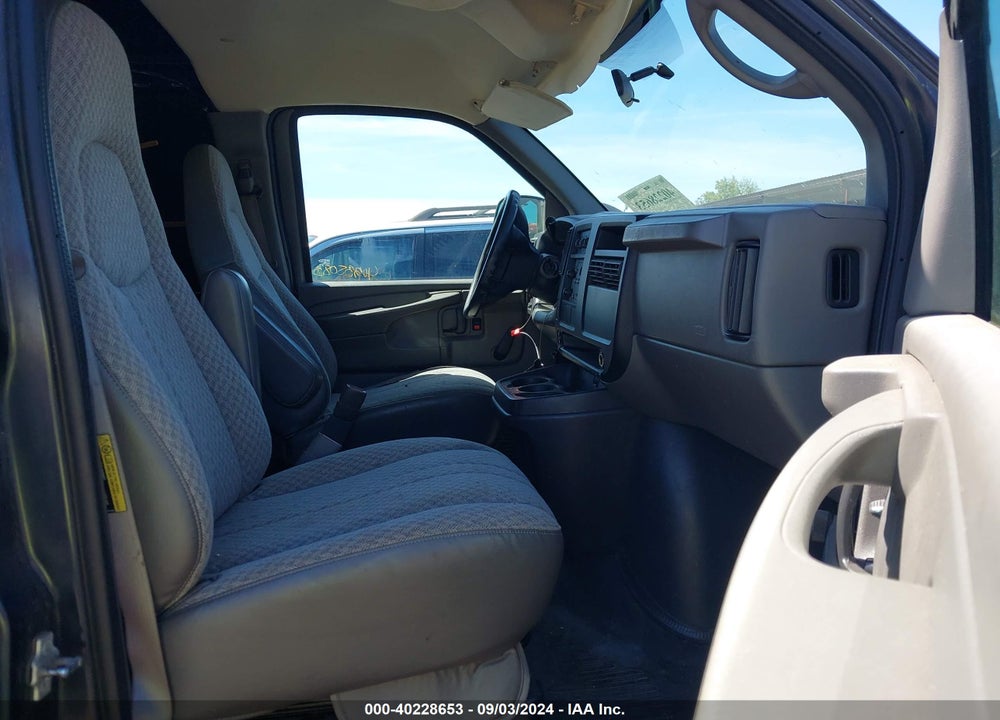 2005 GMC SAVANA STANDARD VIN: 1GTFG15X351230957