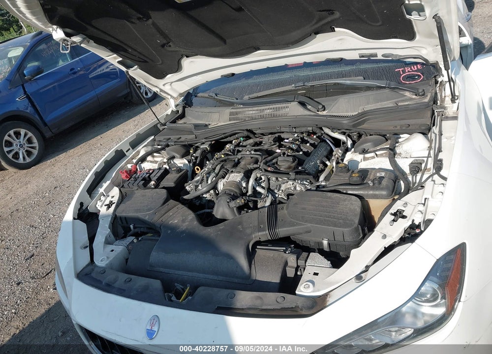 2015 MASERATI GHIBLI VIN: ZAM57RTA2F1154198