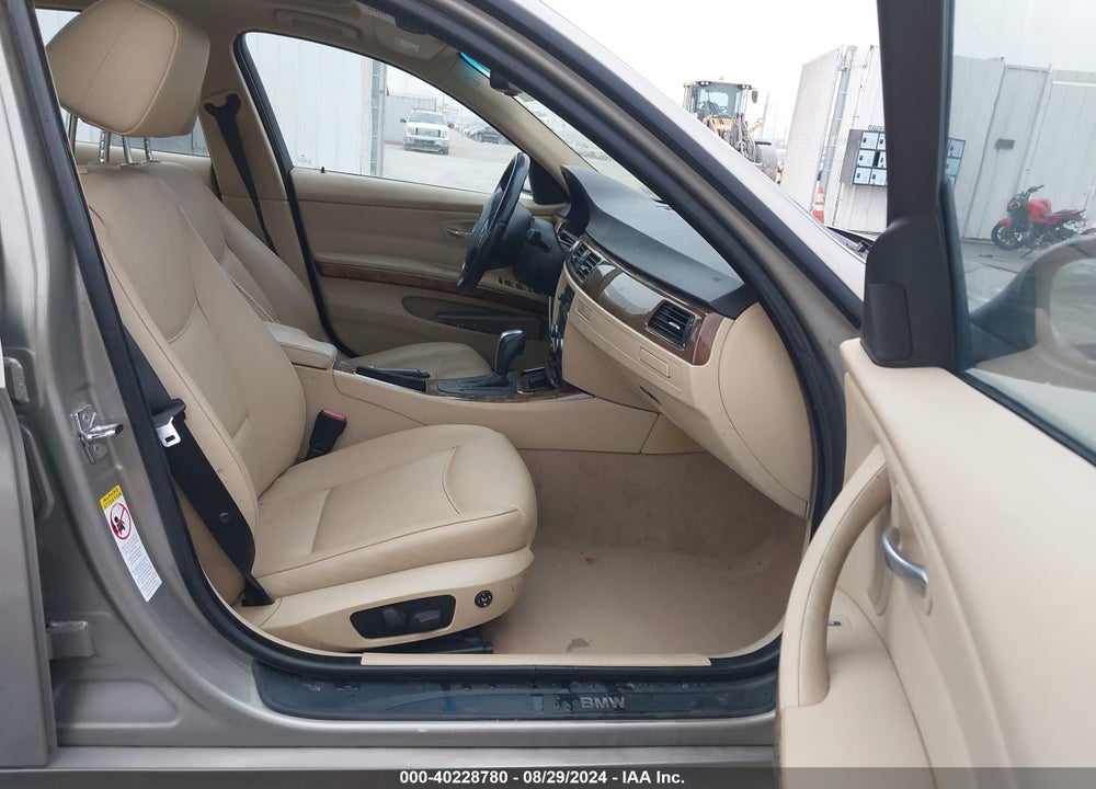 2007 BMW 328I VIN: WBAVA33537KX80955