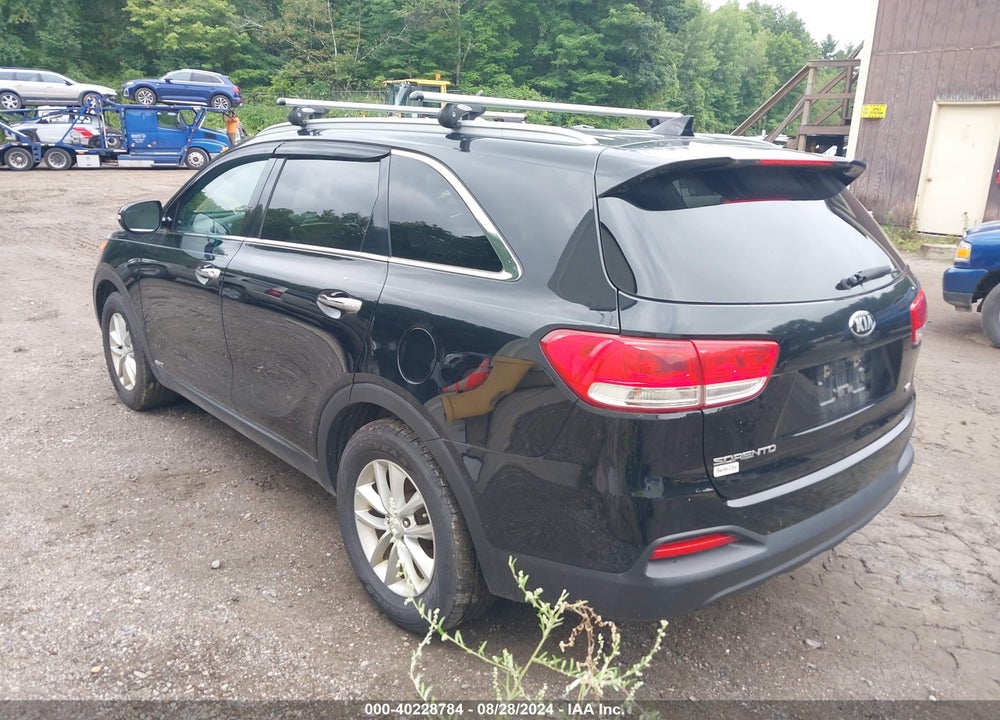 2016 KIA SORENTO 2.4L LX VIN: 5XYPGDA38GG007289