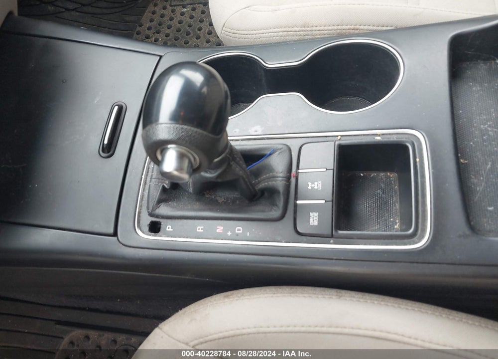 2016 KIA SORENTO 2.4L LX VIN: 5XYPGDA38GG007289