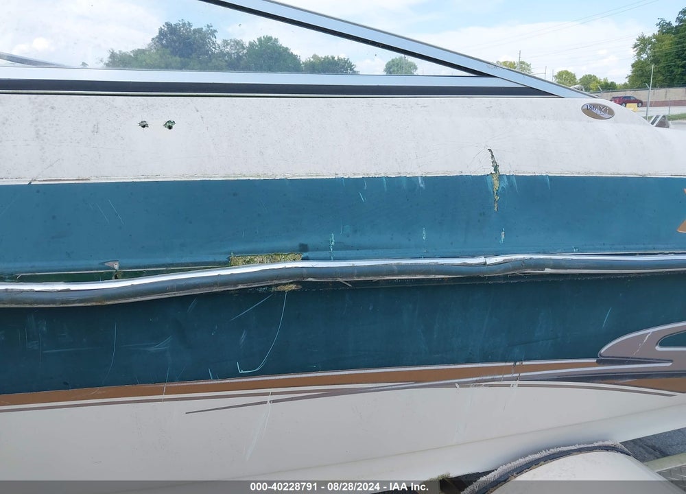2000 LARSON BOAT VIN: LAR60337C000