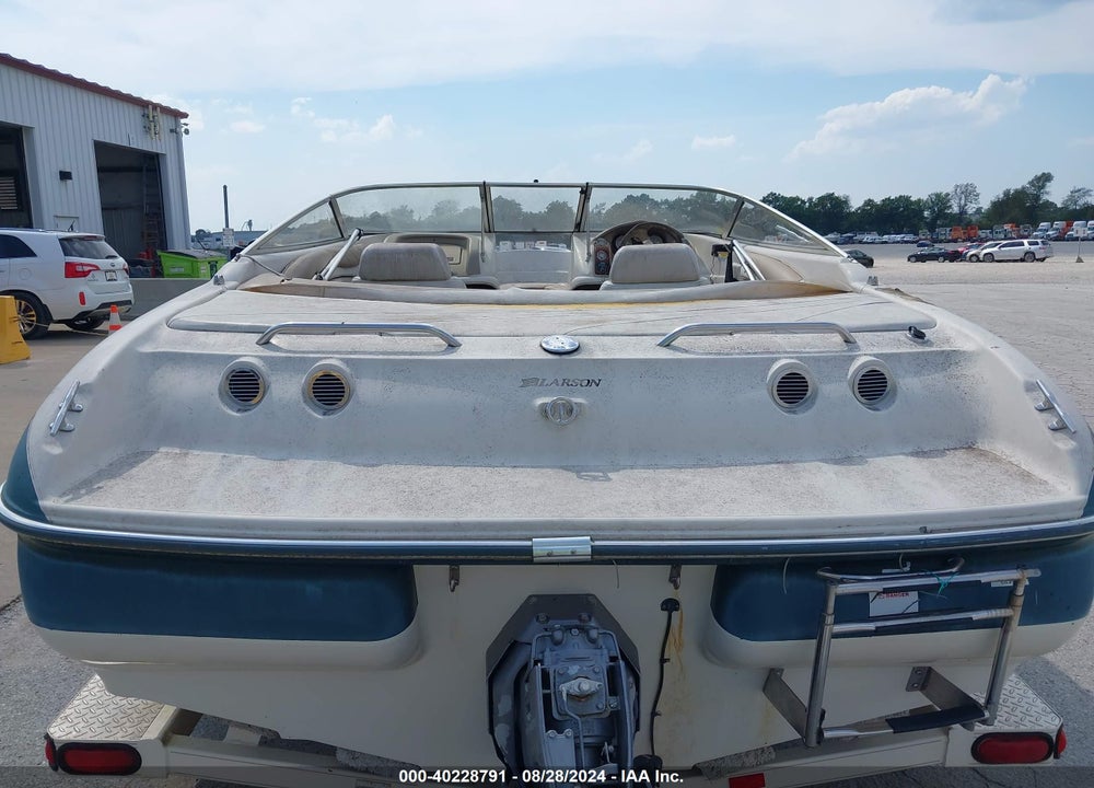 2000 LARSON BOAT VIN: LAR60337C000