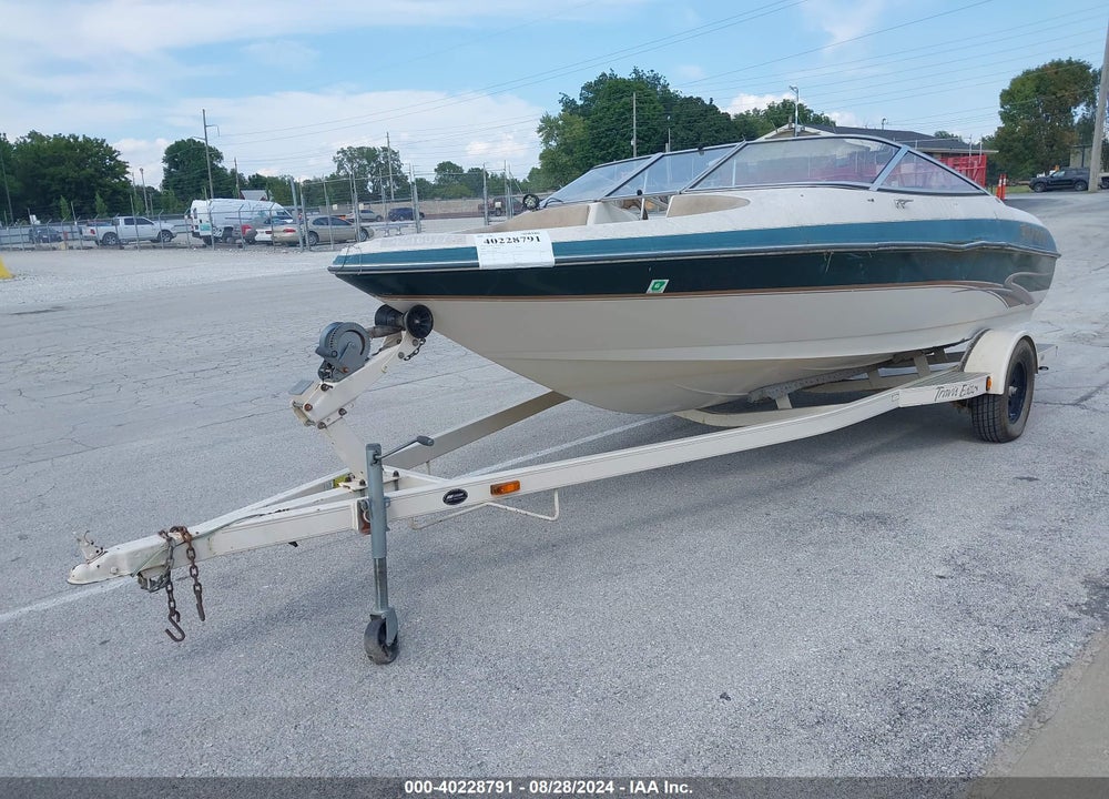 2000 LARSON BOAT VIN: LAR60337C000