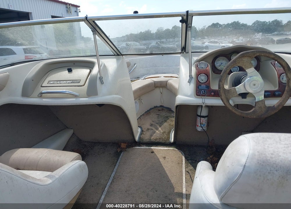 2000 LARSON BOAT VIN: LAR60337C000