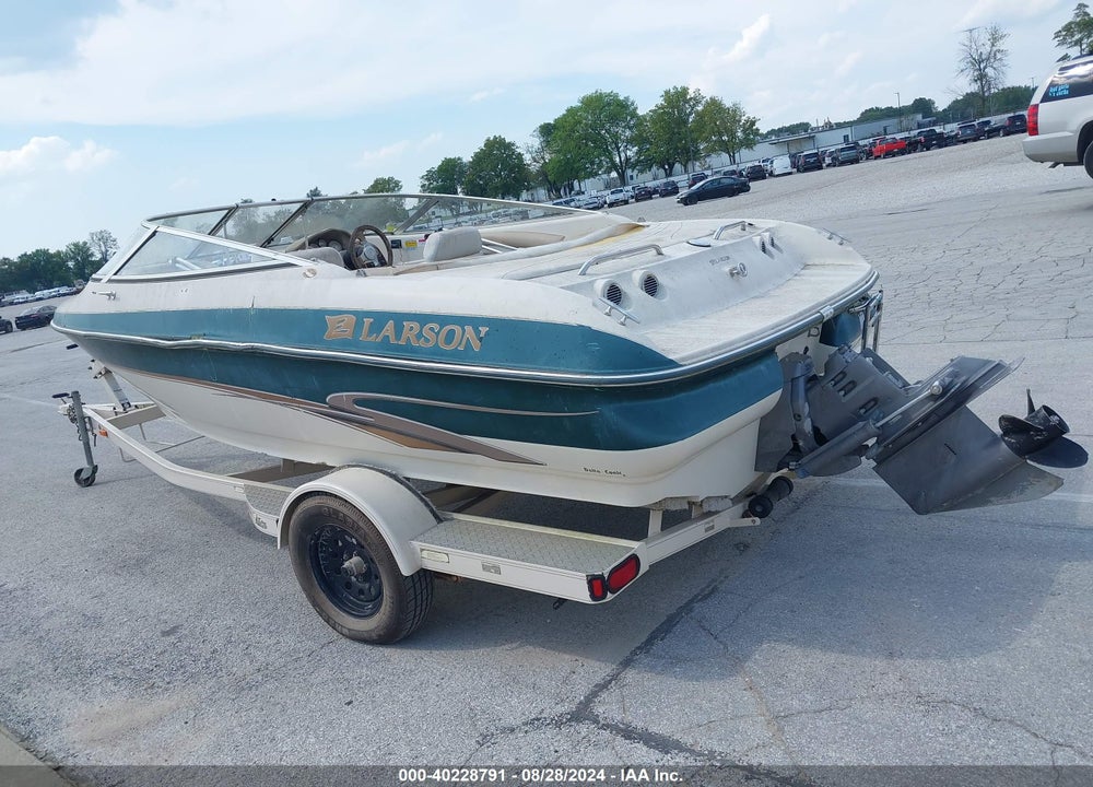 2000 LARSON BOAT VIN: LAR60337C000