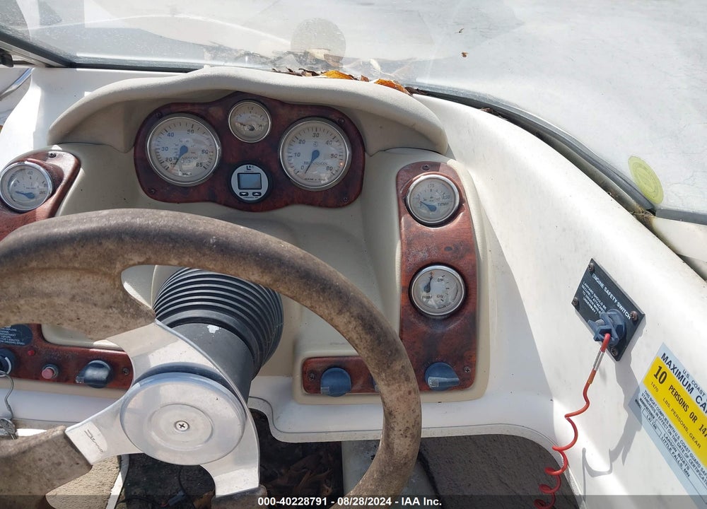 2000 LARSON BOAT VIN: LAR60337C000