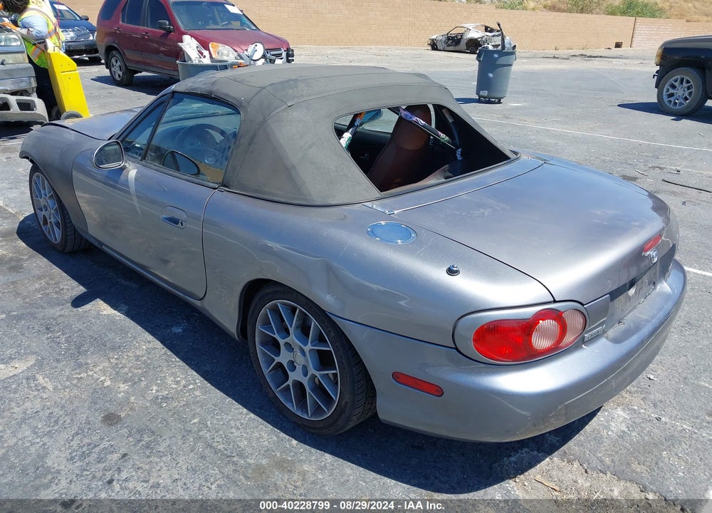 2002 MAZDA MX-5 MIATA CLOTH/LS/SE VIN: JM1NB353120228984