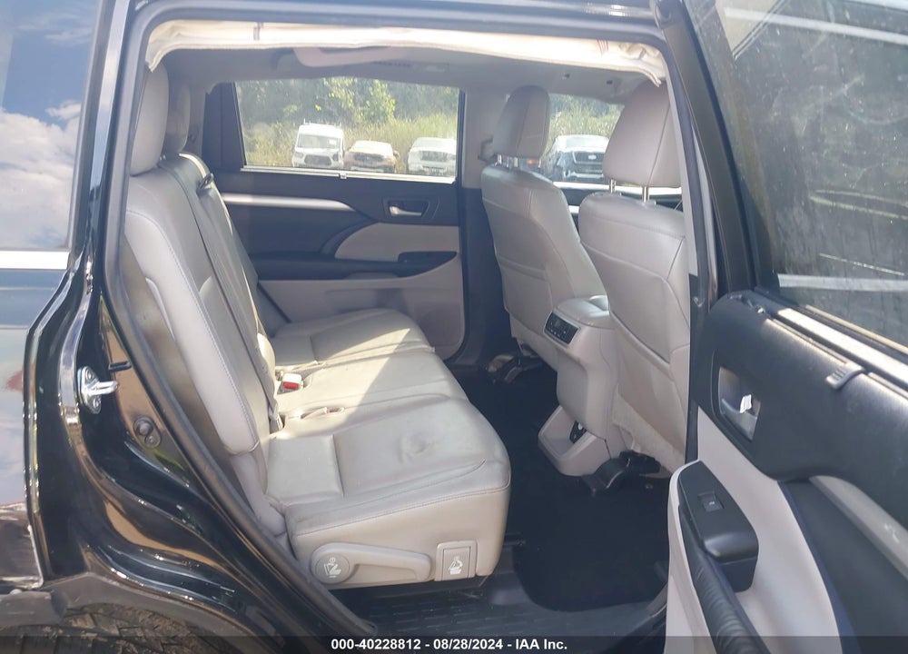 2015 TOYOTA HIGHLANDER XLE V6 VIN: 5TDJKRFH9FS114195