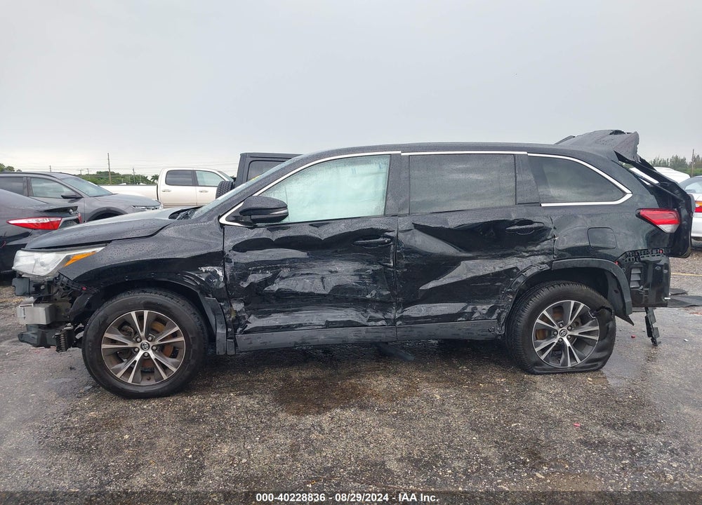 2019 TOYOTA HIGHLANDER LE VIN: 5TDZZRFH2KS313002