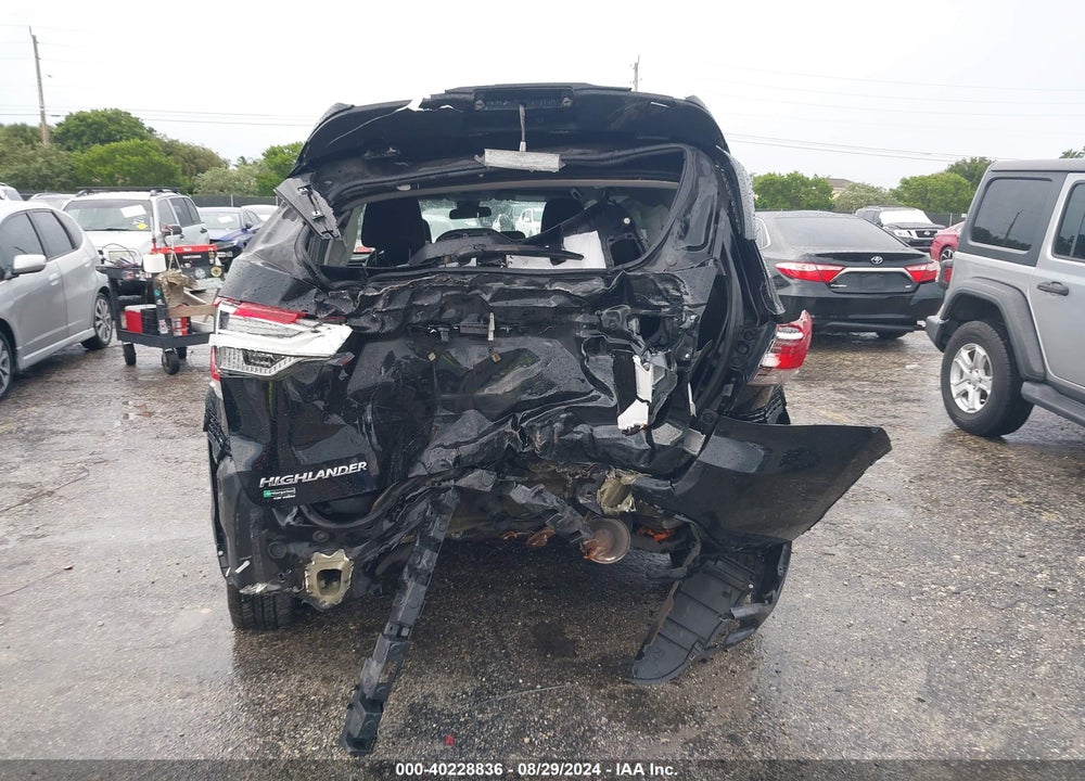 2019 TOYOTA HIGHLANDER LE VIN: 5TDZZRFH2KS313002