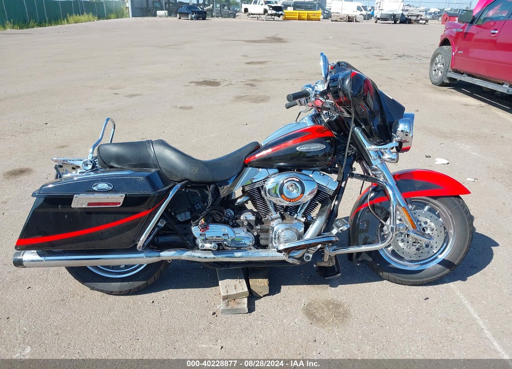 2007 HARLEY-DAVIDSON FLHTCUSE VIN: 1HD1PR81X7Y957277