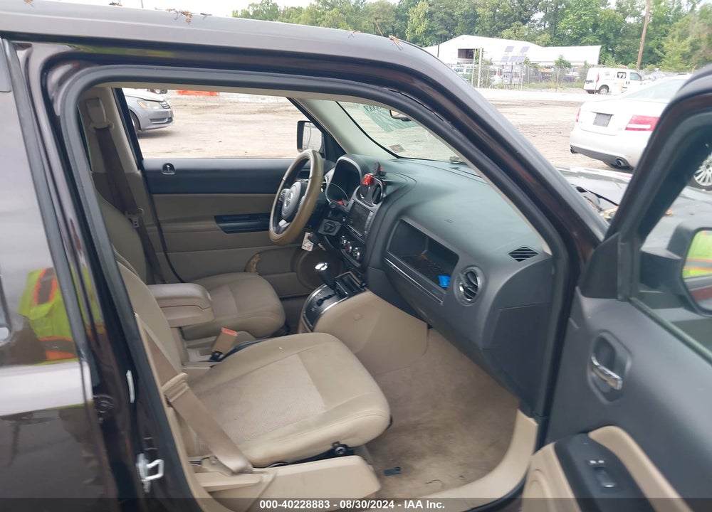 2014 JEEP PATRIOT LATITUDE VIN: 1C4NJPFA3ED660660