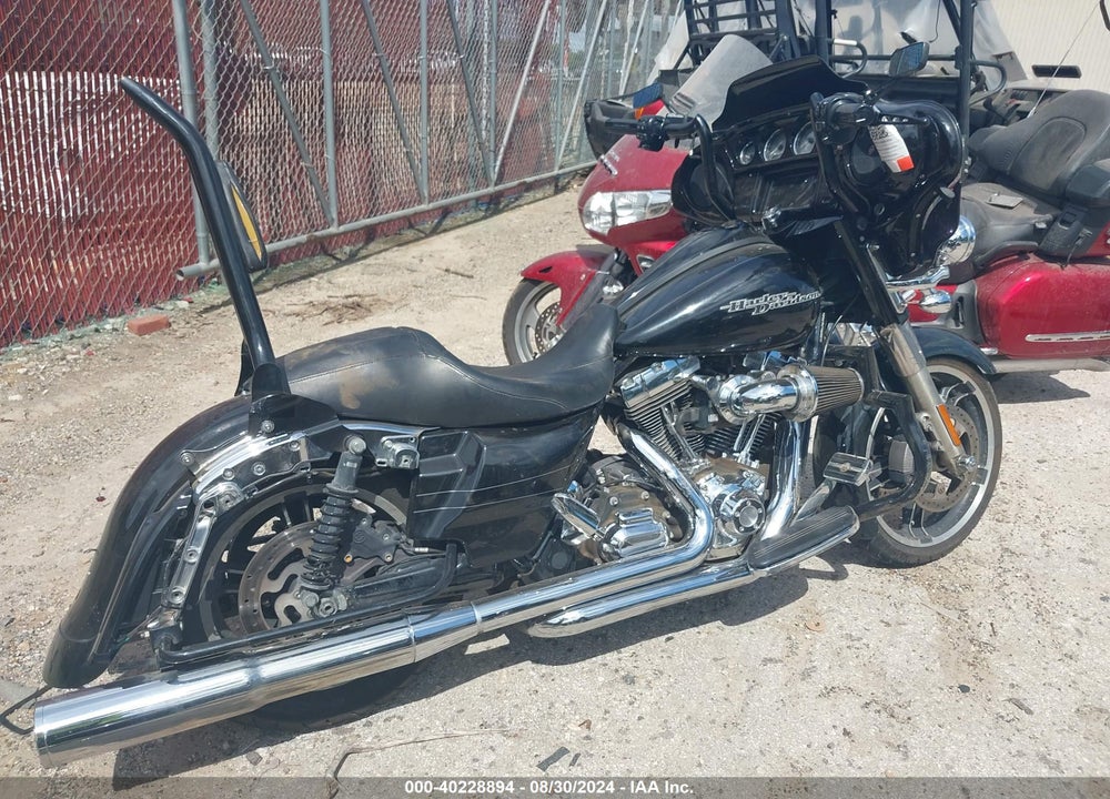 2015 HARLEY-DAVIDSON FLHXS STREET GLIDE SPECIAL VIN: 1HD1KRM19FB658868
