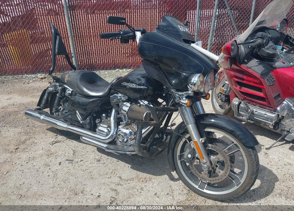 2015 HARLEY-DAVIDSON FLHXS STREET GLIDE SPECIAL VIN: 1HD1KRM19FB658868