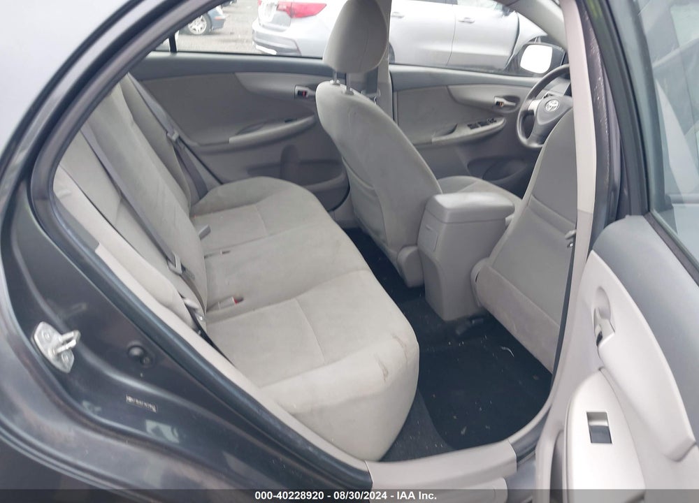 2010 TOYOTA COROLLA LE VIN: 2T1BU4EE1AC318421