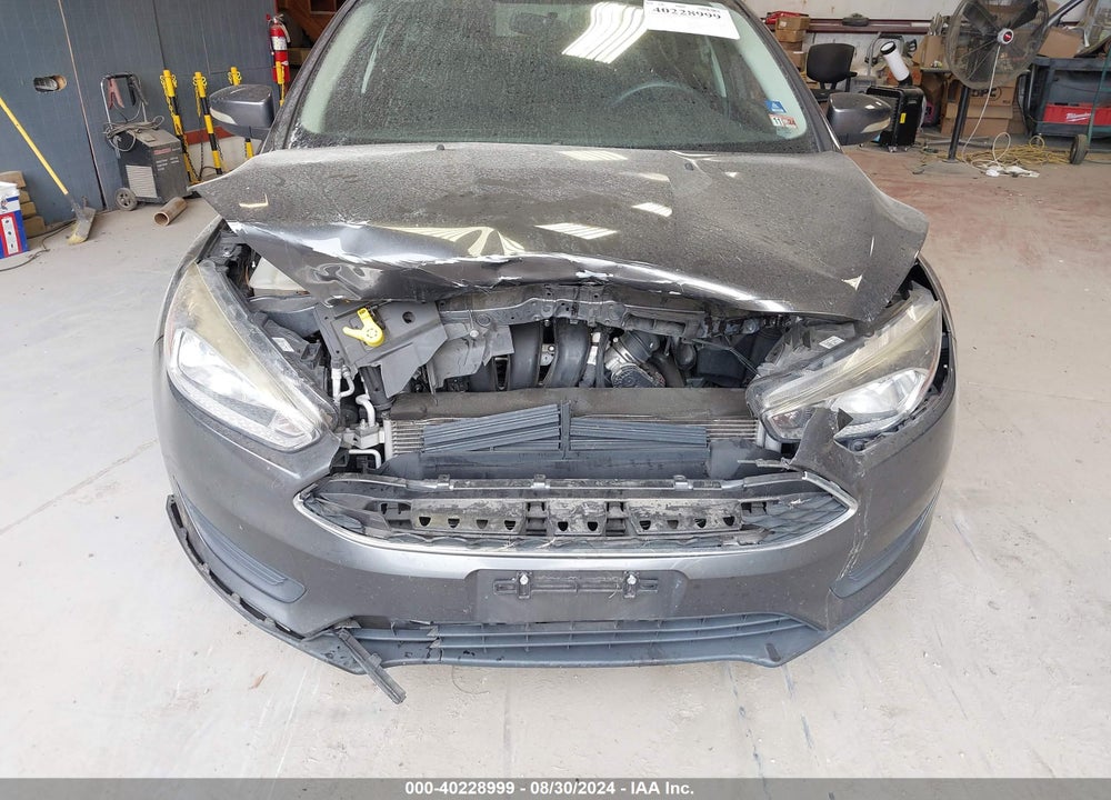 2018 FORD FOCUS SE VIN: 1FADP3F2XJL258460